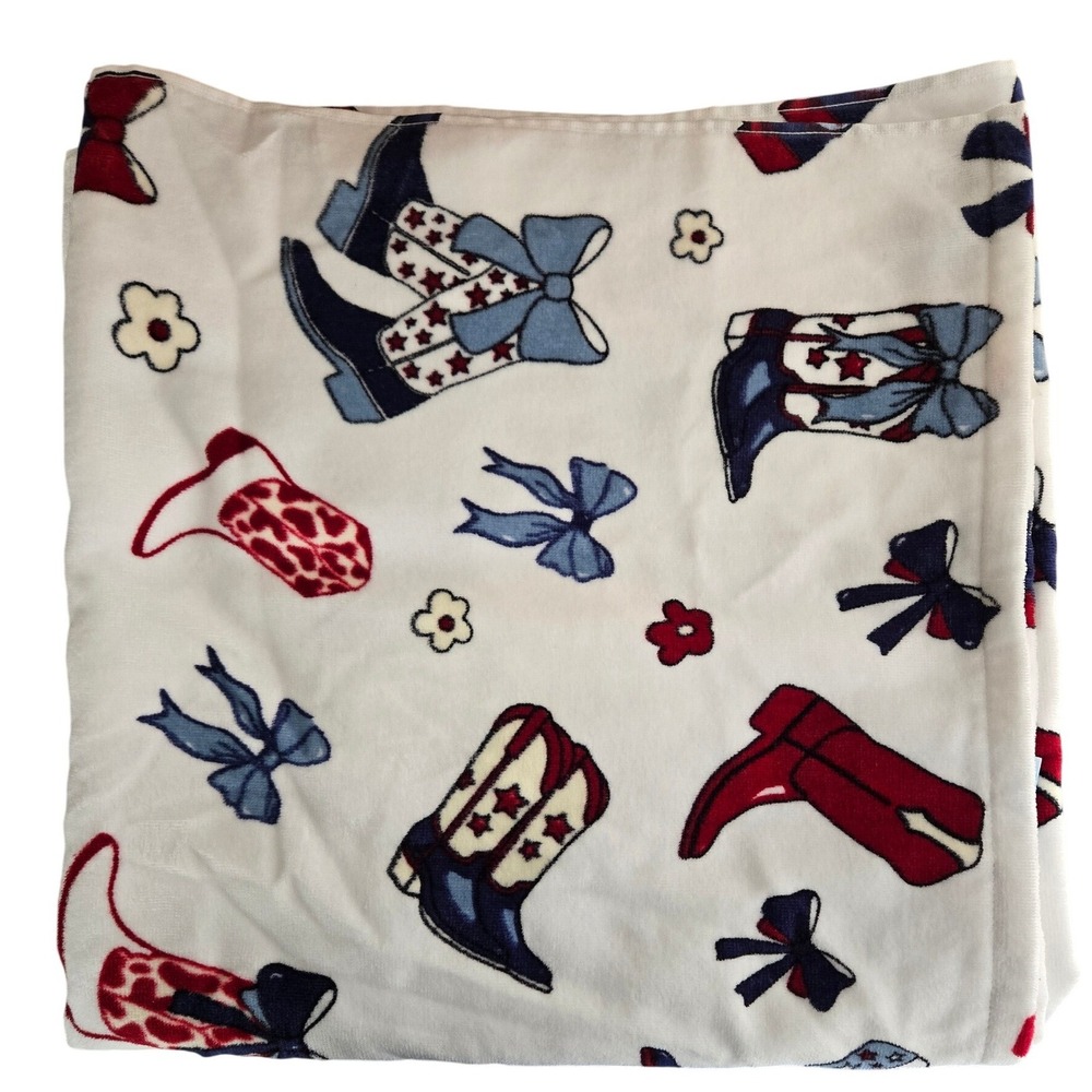 Truly Lou Beach Towel Unisex 36x72 White New Western Cowboy Boots‎ Bows Stars